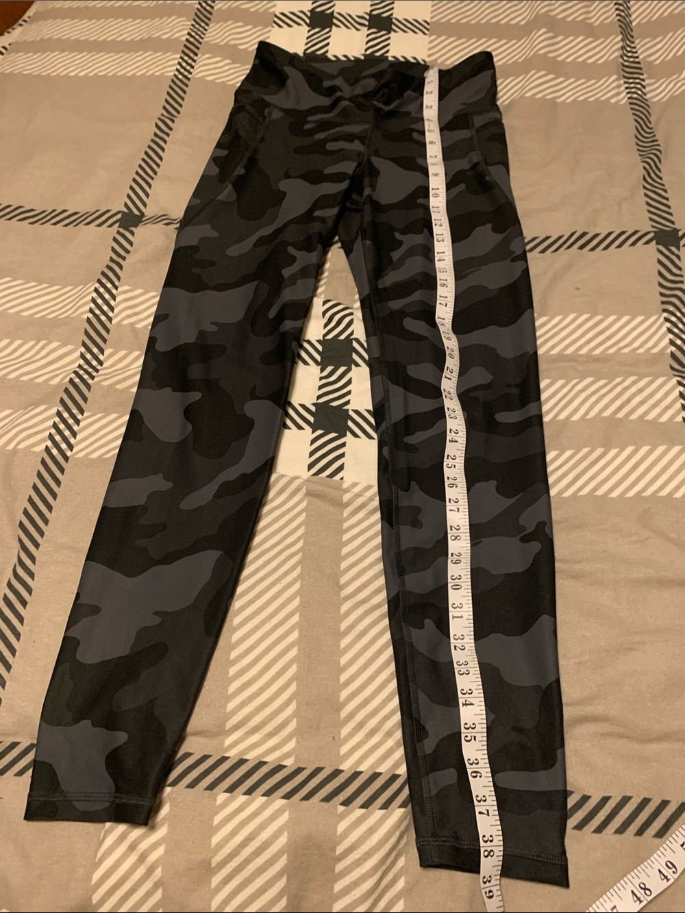 Old Navy Powersoft High-Rise Camo Leggings Large with Side Pockets